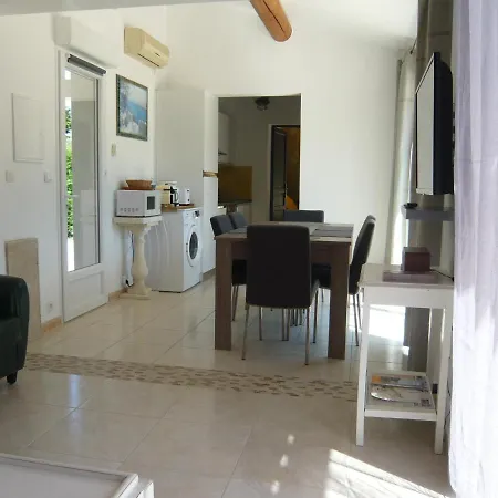 Apartment Locations Des Alpilles Saint-Remy-de-Provence